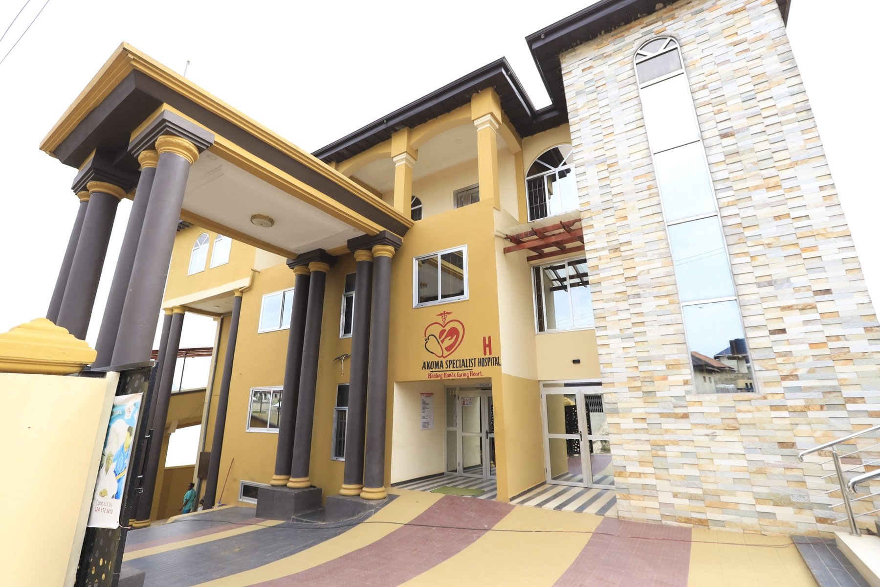 Akoma Specialist Hospital building entrance